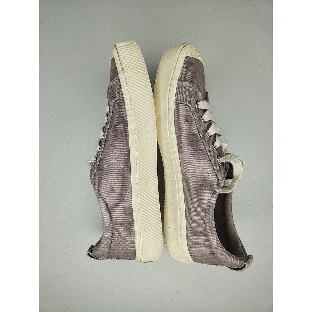 Cariuma Grey Canvas Low Top Sneaker Shoes - Size 7